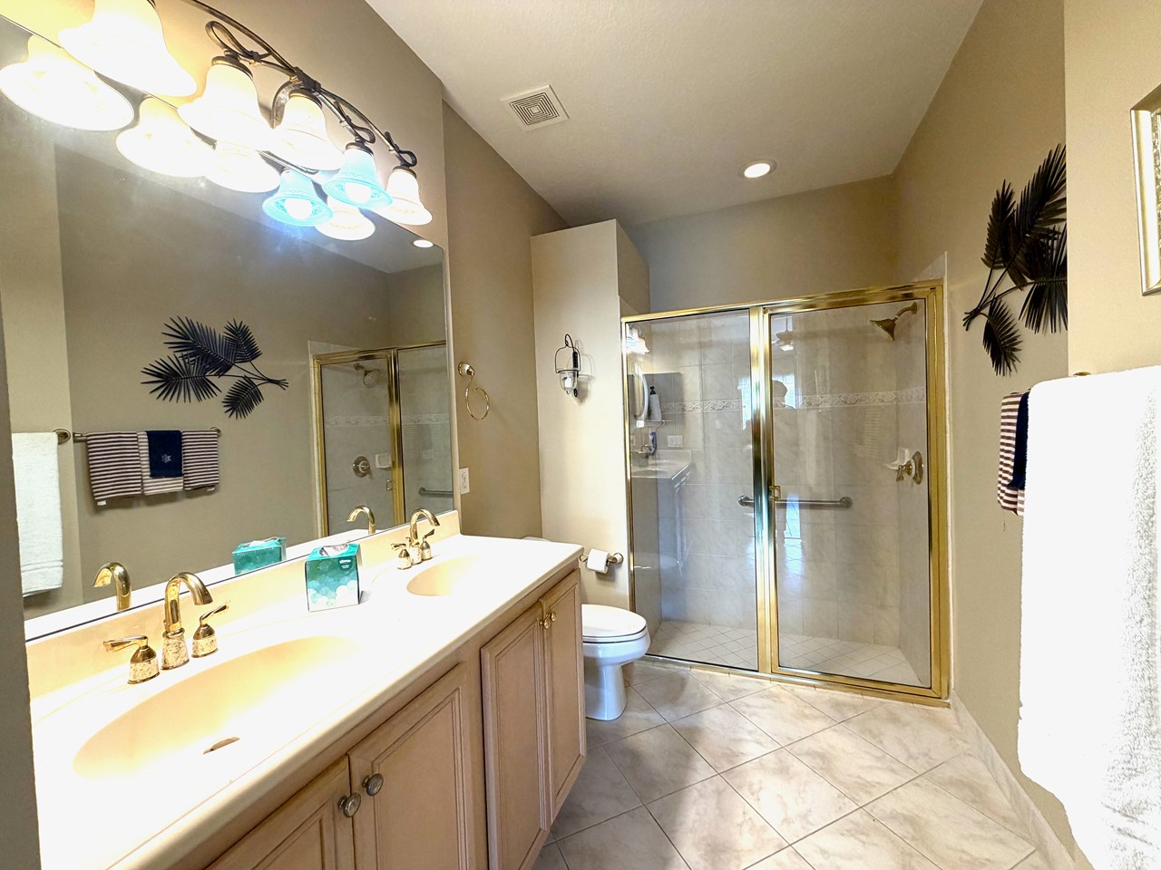 master bath/double sinks/walk in shower