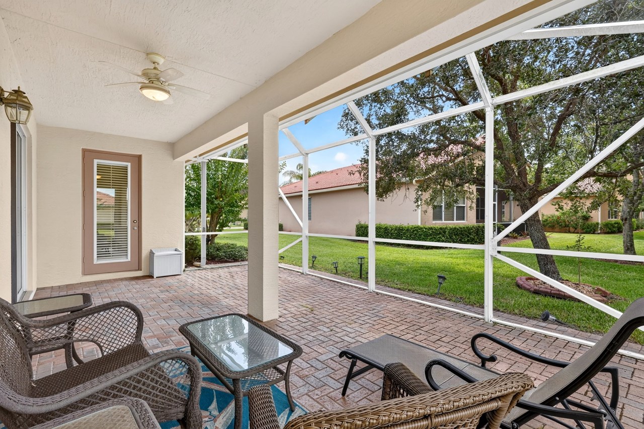covered screened patio