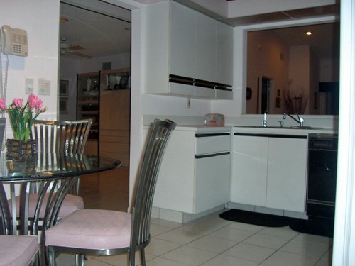 kitchen with snack counter